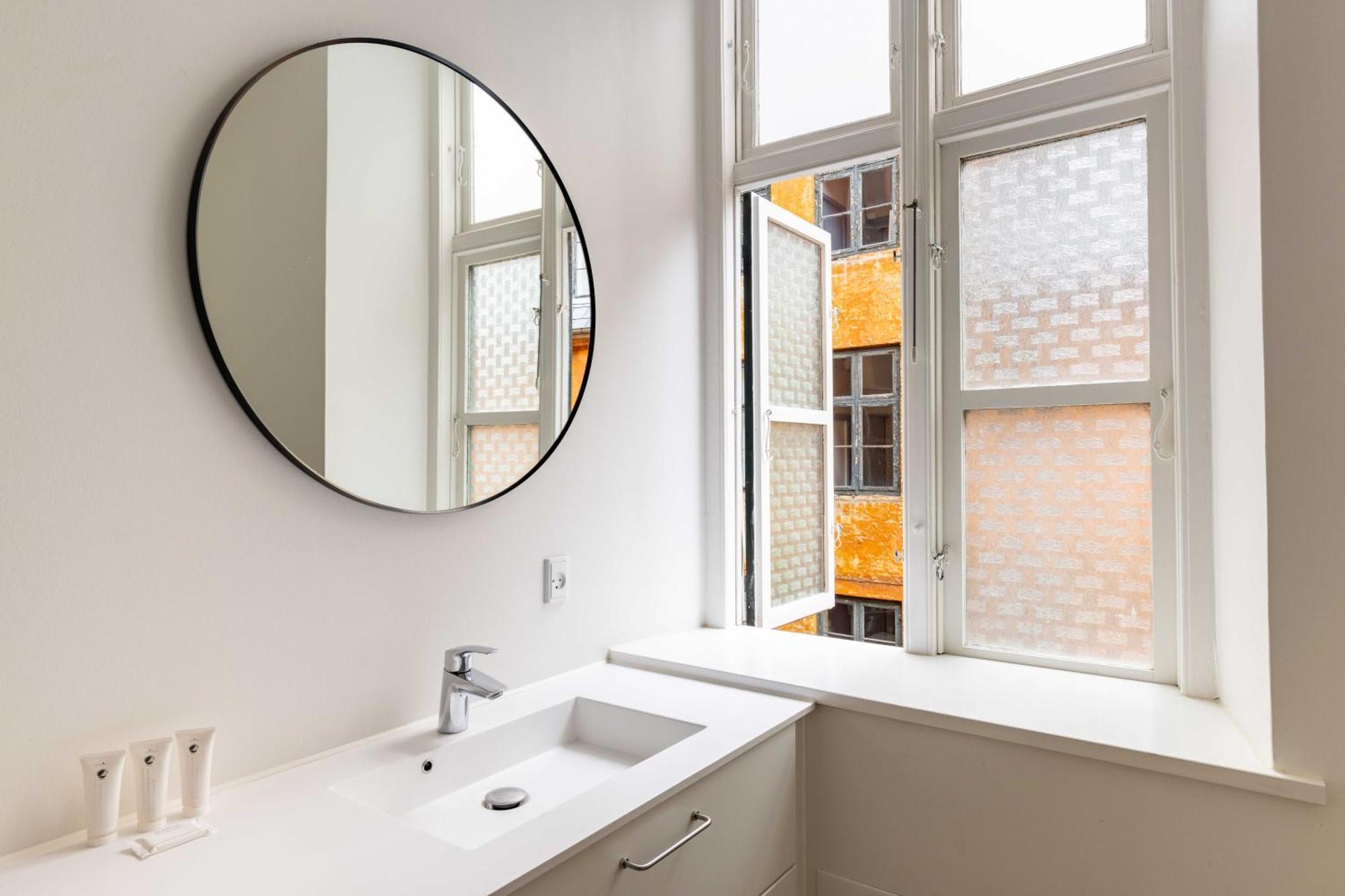Rare 4Br Apartment W Unique Details In Cph City Copenhaga Exterior foto